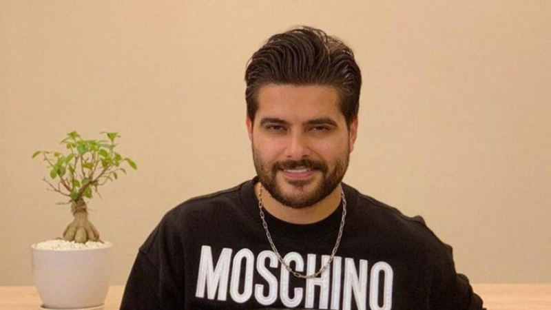 هذا الطفل الوسيم أصبح فناناً عربياً شهيراً.. هل تعرفتم إليه؟