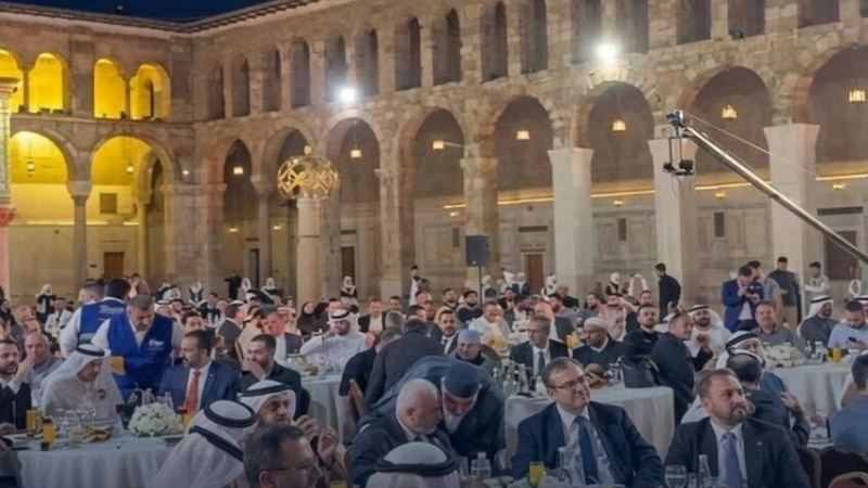 دون موسيقى أو دف .. إدارة الأموي تردّ على انتقادات حفل استقبال الوفد الإماراتي