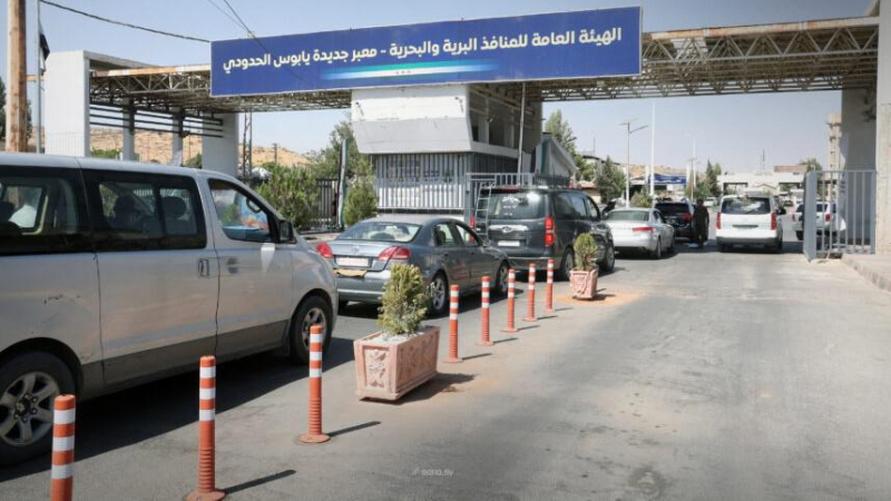 مليون و211 ألف سوري عادوا طوعاً إلى سوريا من دول الجوار منذ سقوط النظام
