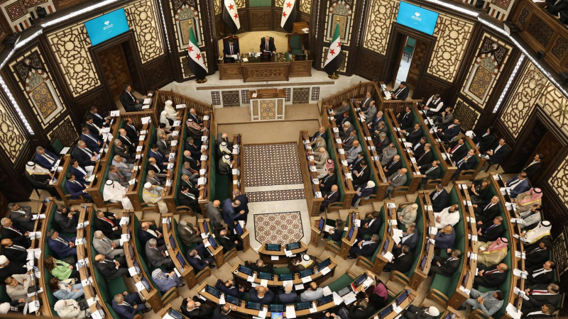 في جلسته الثانية .. البرلمان يناقش مسودة نظامه الداخلي