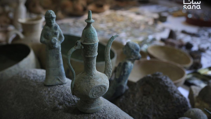 MG 2389 بعد 20 عاماً من جمعها.. مواطن يسلّم مديرية آثار درعا آلاف القطع الأثرية