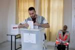 رحيل الفنان الفلسطيني سليمان منصور رسام "جمل المحامل"