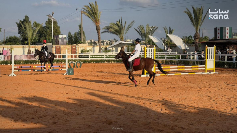 IMG 4767 14 فارساً في بطولة التحرير الأولى لقفز الحواجز بالفروسية في اللاذقية