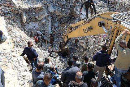 المركز الفلسطيني للمفقودين يدين نقل ركام غزة ويحذر من طمس الأدلة