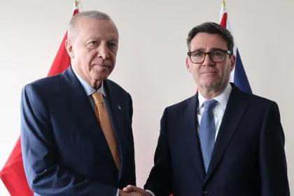 أردوغان يبحث مع رئيس وزراء بريطانيا التطورات الإقليمية والدولية