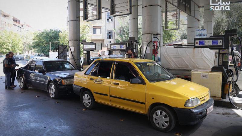 0P3A3744 من الصهريج إلى المضخة.. إجراءات رقابية لضبط البنزين المخالف في محطات دمشق