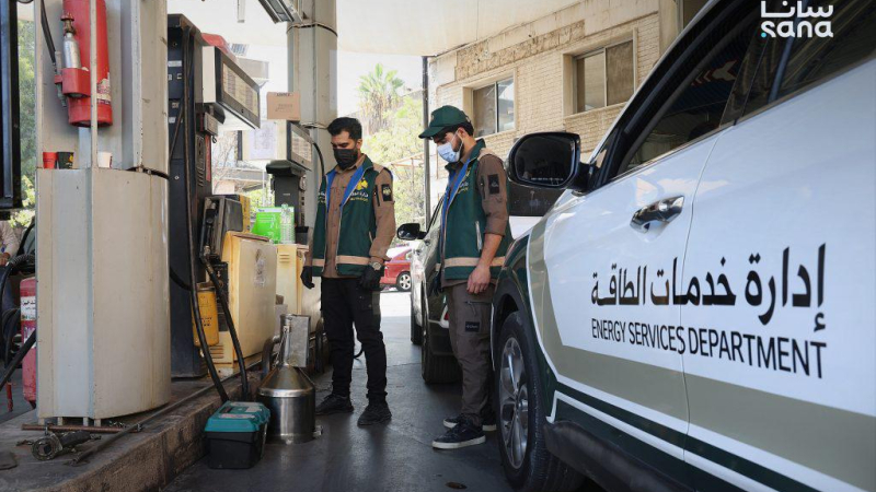 0P3A3759 من الصهريج إلى المضخة.. إجراءات رقابية لضبط البنزين المخالف في محطات دمشق