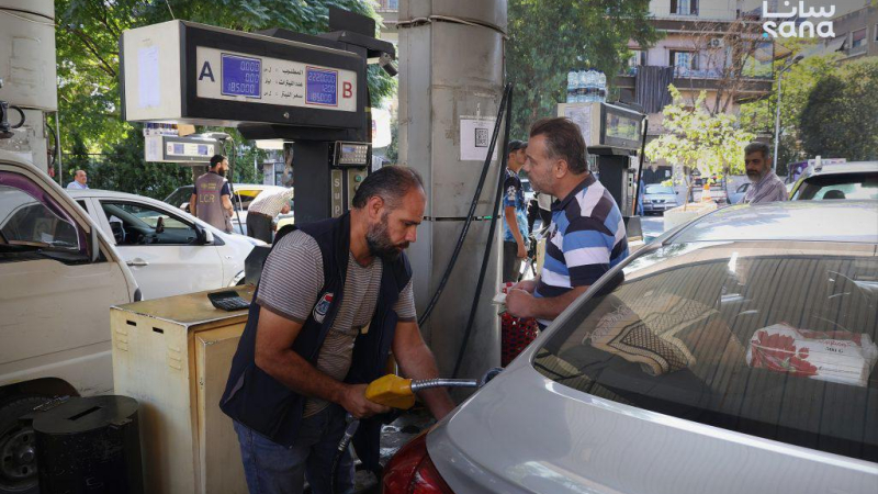 0P3A3844 من الصهريج إلى المضخة.. إجراءات رقابية لضبط البنزين المخالف في محطات دمشق