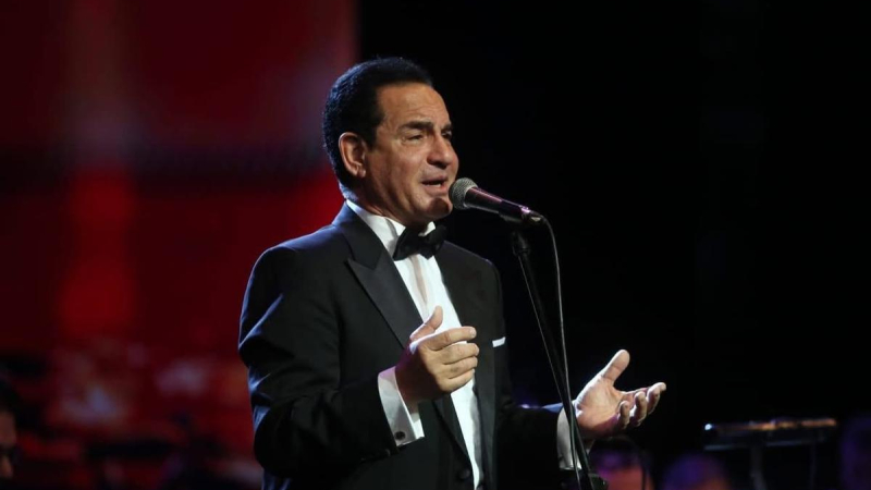 الفنان محمد ثروت.jpg