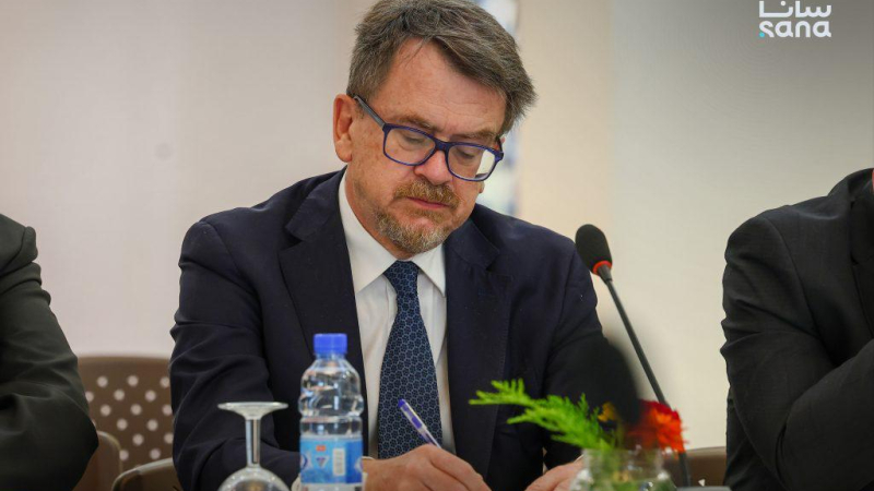 350A2147 وزارة الاقتصاد تبحث مع شركاء دوليين تطوير قطاع الغزل والنسيج في سوريا