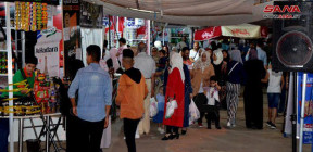 إقبال على مهرجان التسوق (أهلا بالعيد) في حمص وحسومات حتى 30 بالمئة