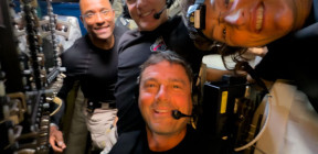 طاقم "أرتيميس 2" إلى الأرض بعد رحلة غنية حول القمر