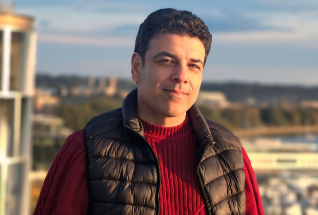 بعد أيام من وصوله دمشق.. اعتقال إياد شربجي بتهمة التحريض الطائفي