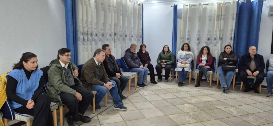 السلطات السورية تمنع تجمع مواطنة من عقد اجتماعاته دون توضيح السبب