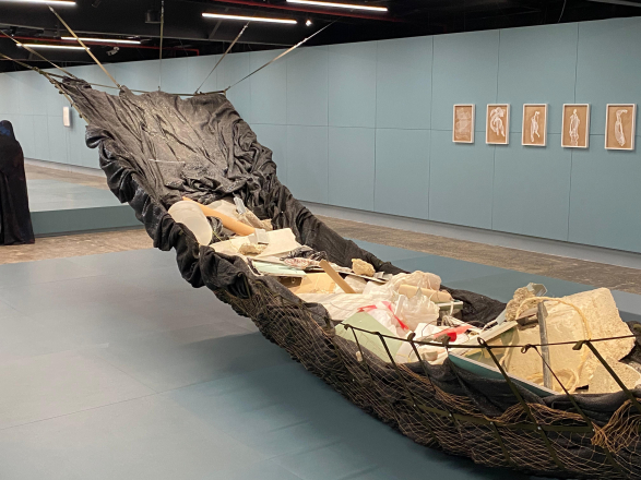 في جاكس الدرعية... فنانون يعيدون بناء العالم من "الأنقاض"