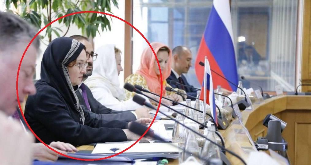 رئيسة المركزي الروسي تظهر بالحجاب في إيران (صورة)